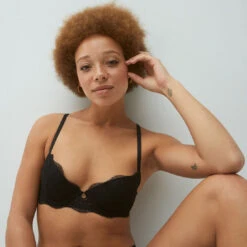 Soutien-gorge Ampliforme En Dentelle Et Bijou