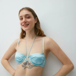 Soutien-gorge Corbeille Bandeau En Satin Avec Un Jeu De Lien