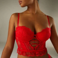 Guepière Cuppée Avec Un Joli Laçage