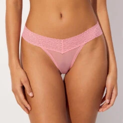 Tanga En Dentelle Transparent