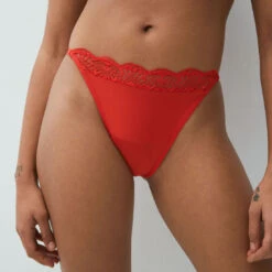 Culotte De Règles échancrée Avec Dentelle Florale