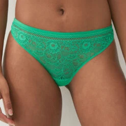 String En Dentelle Florale