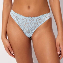 Tanga En Dentelle Florale