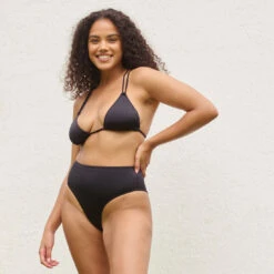 Tanga De Bain Taille Haute Et Jeux De Liens